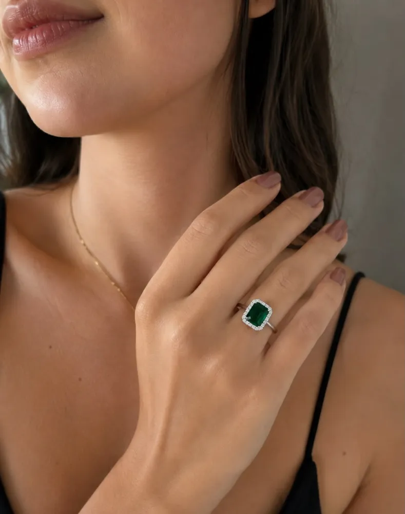 Anel Prata Pedra Verde Rentagular Cravejado Semijóia ( TAM 18 )