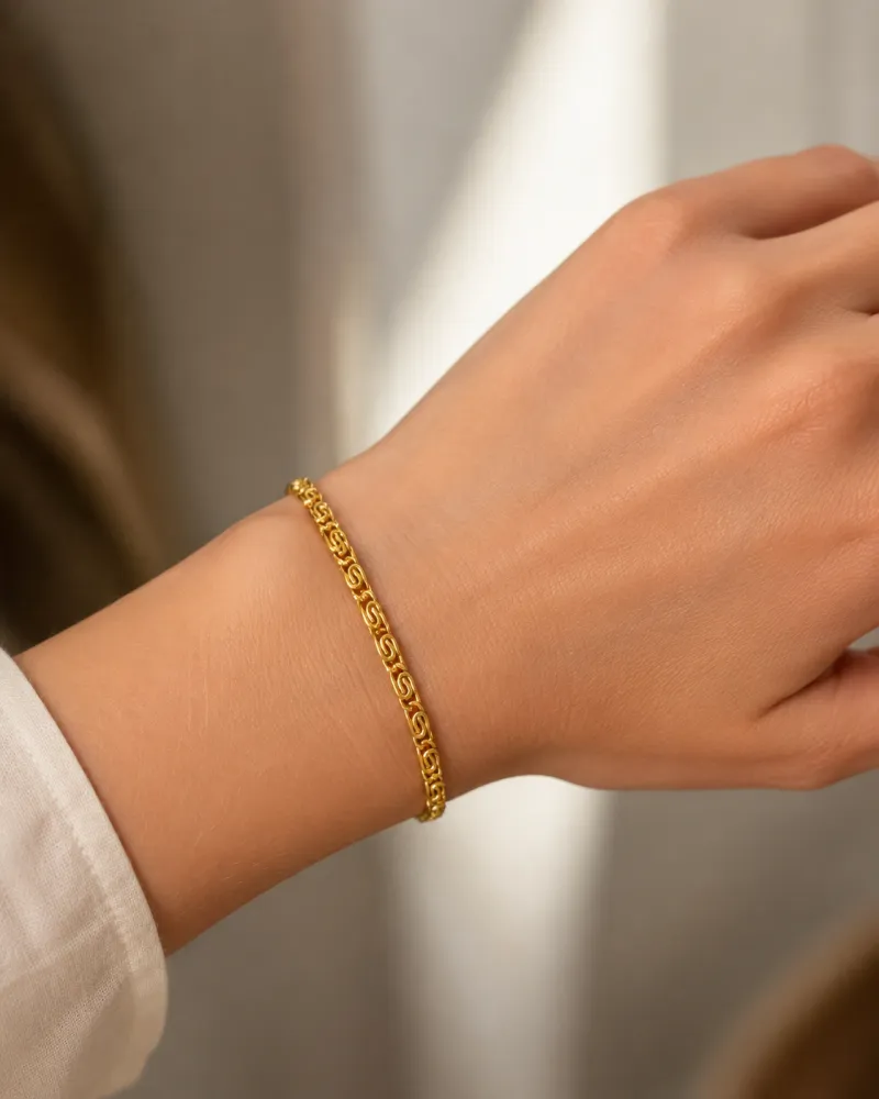 Pulseira Dourada Trabalhada Biju