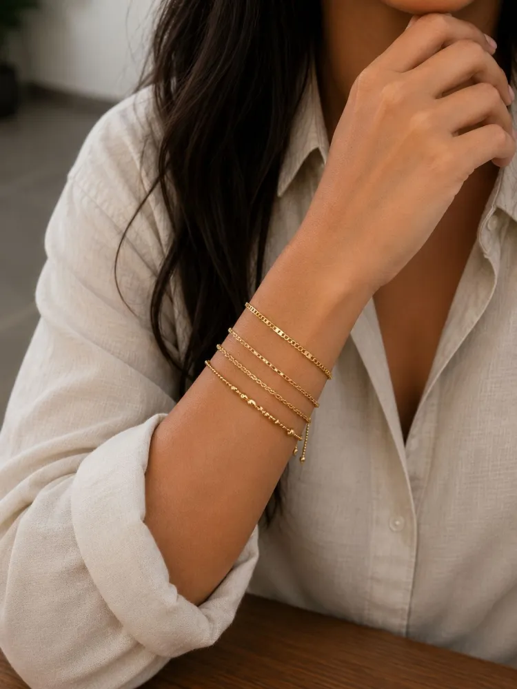 Pulseiras Douradas Finas Diversifiadas Kit com 4 Bijuteria