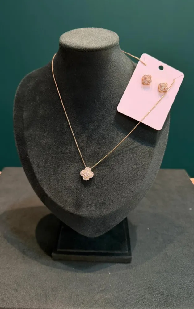 Conjunto Trevo Cravejado