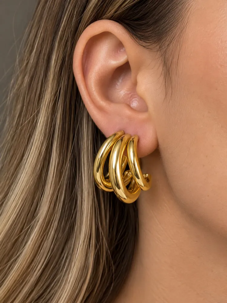 Brinco Dourado Argola Três Aros Liso Semijóia