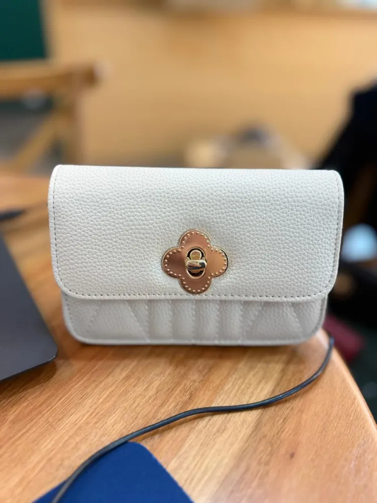 Bolsa Branca Pequena Trevo