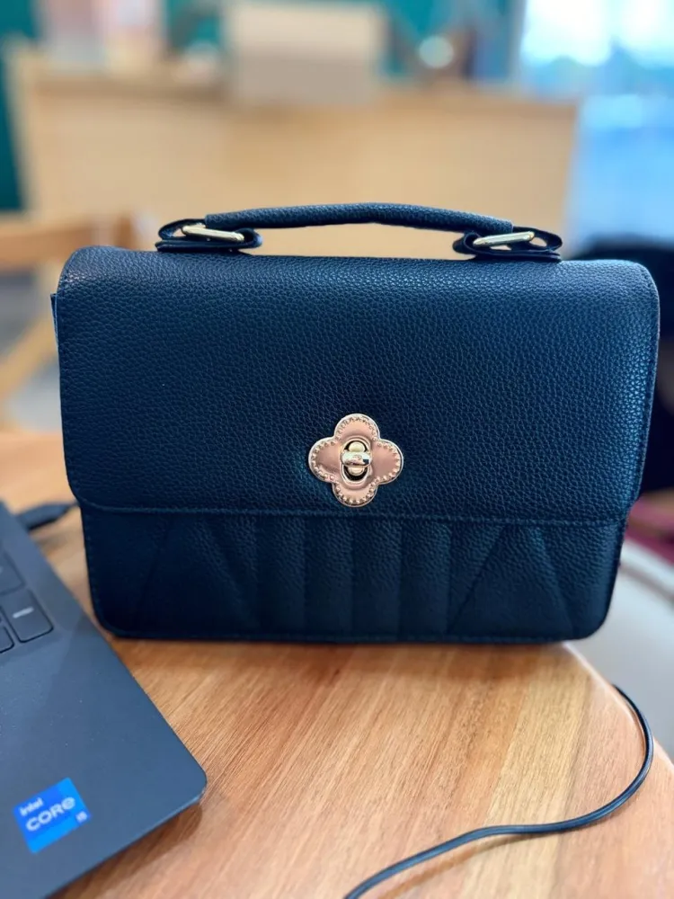 Bolsa Preta Grande Trevo