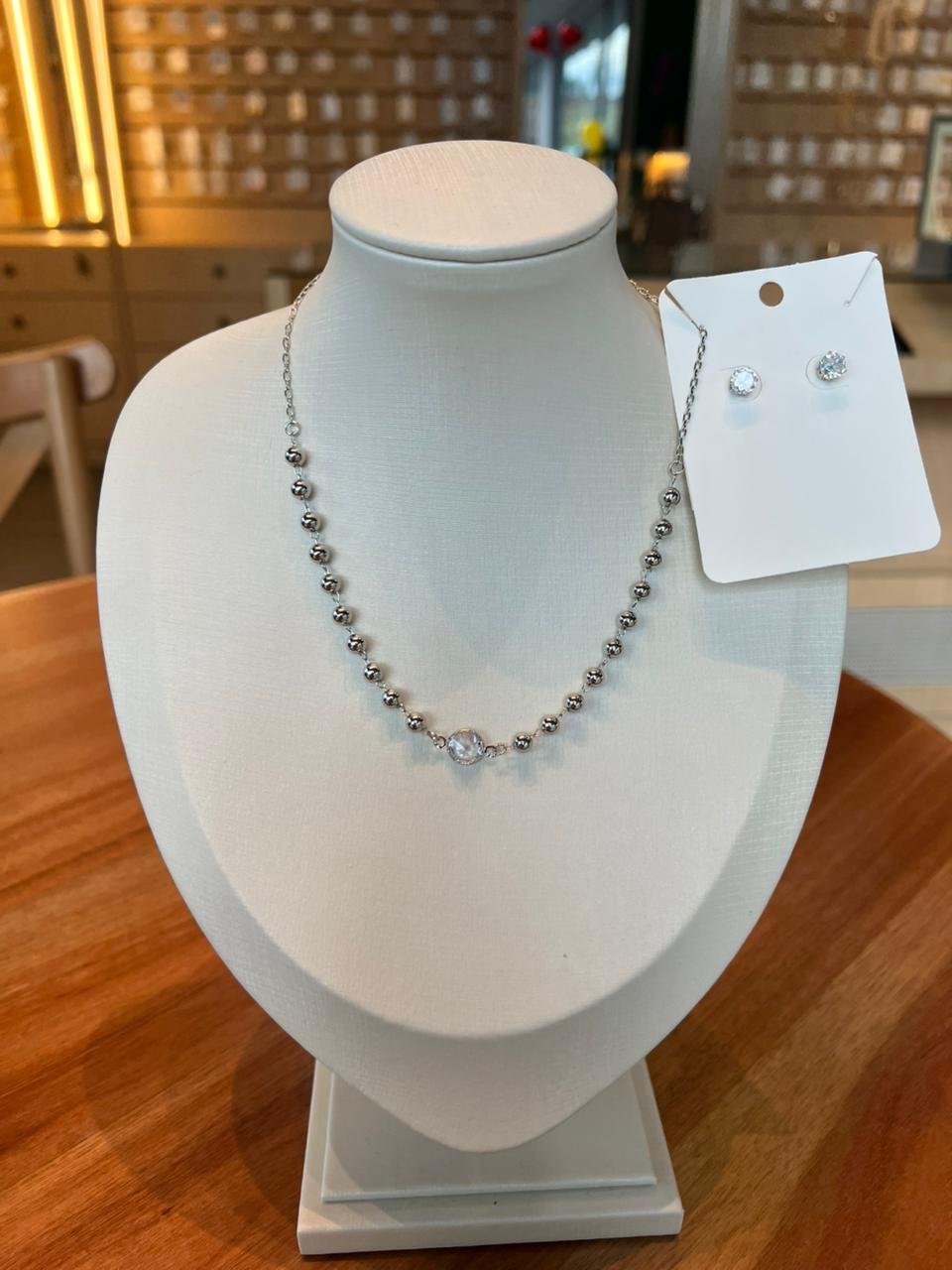 Conjunto bolinhas prata com ponto de luz