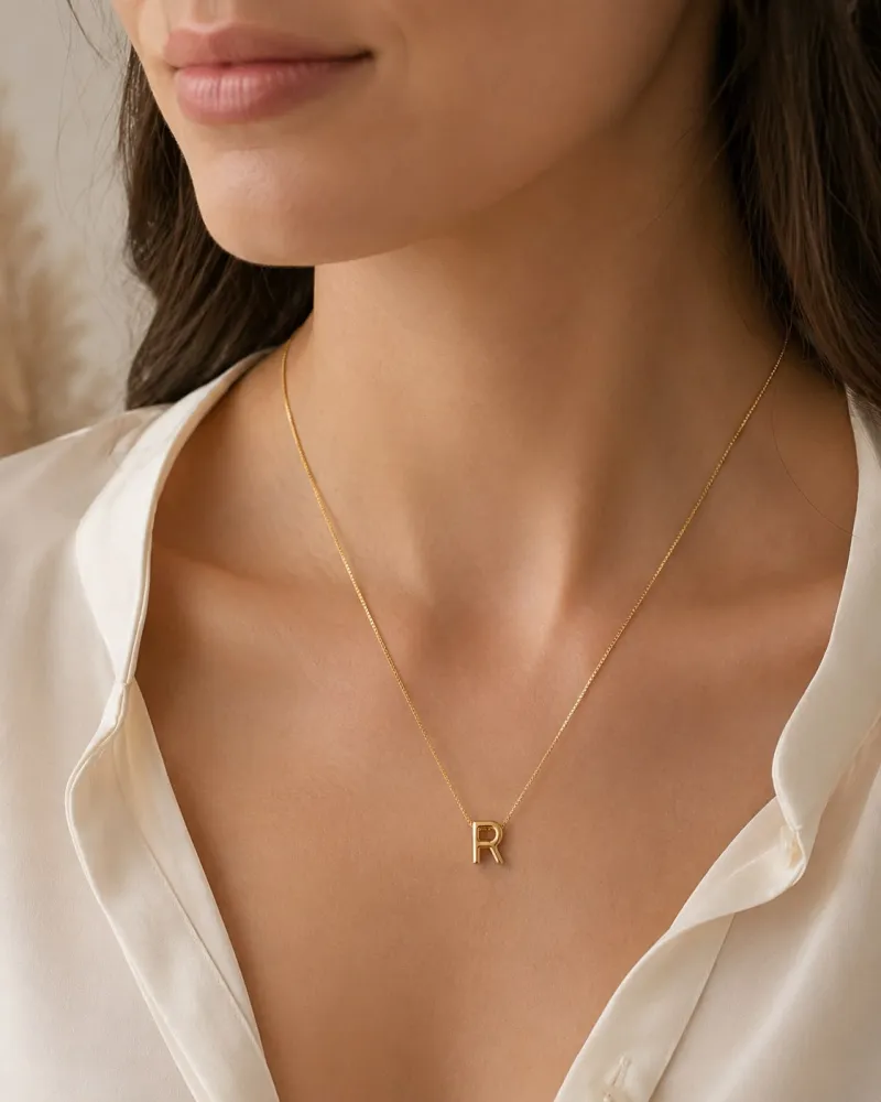 Colar Dourado Liso Inicial 'R'