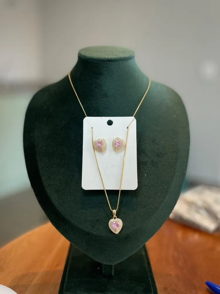 Conjunto Dourado Coração Cravejado Rosa Dourado