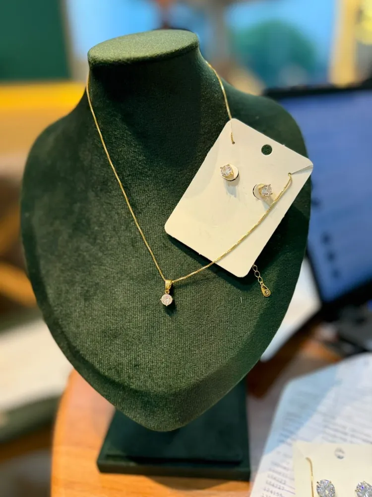 Conjunto Ponto de Luz Dourado P
