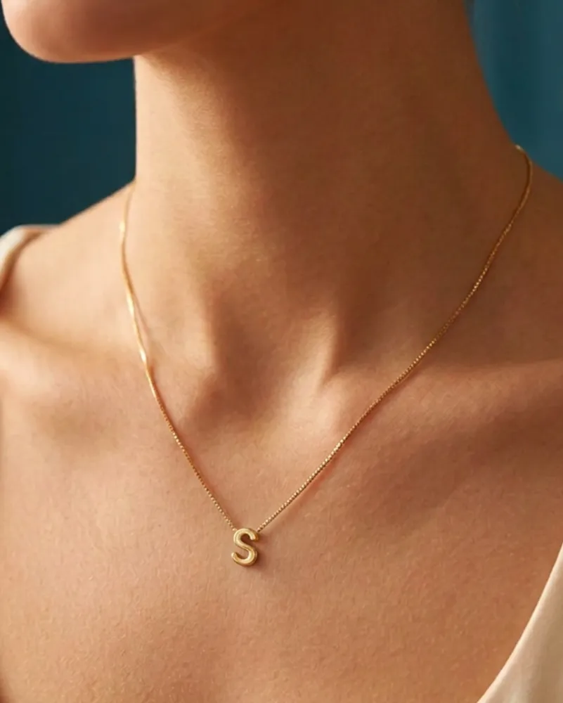 Colar Letra Inicial Liso Dourado