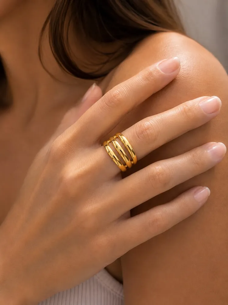 Anel Dourado Liso Três Divisórias Bijuteria ( TAM 18 )