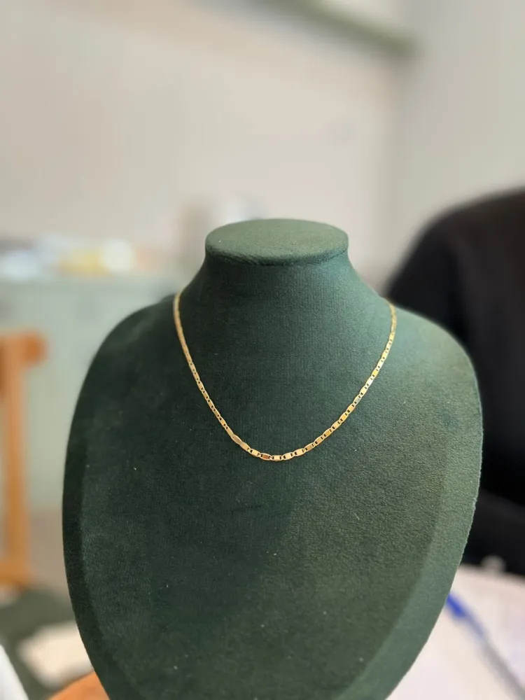 Chocker Piastrine Dourada