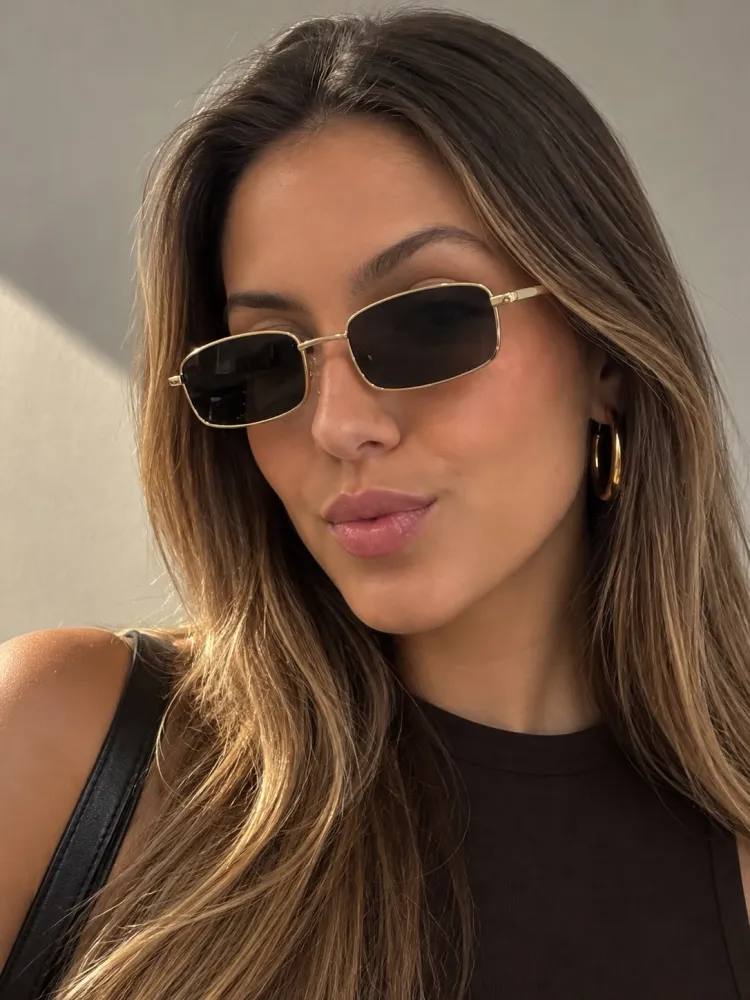 Óculos de Sol Bari Retangular com Lente Preta