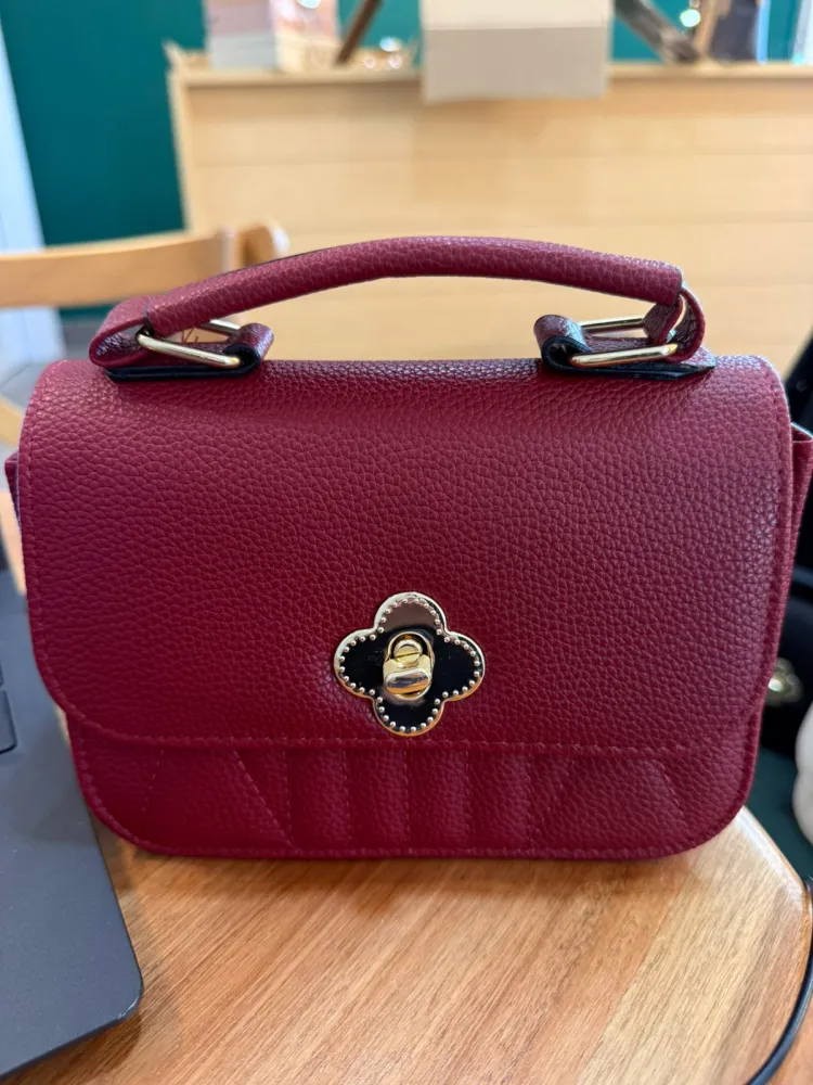 Bolsa Media Vermelha Trevo
