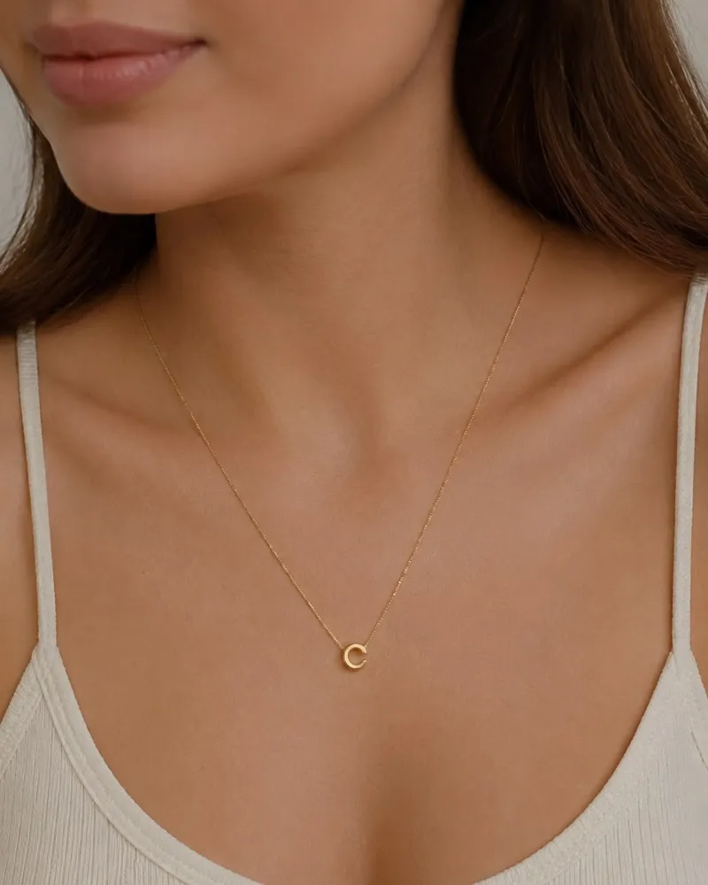 Colar Dourado Liso Incial 'C'