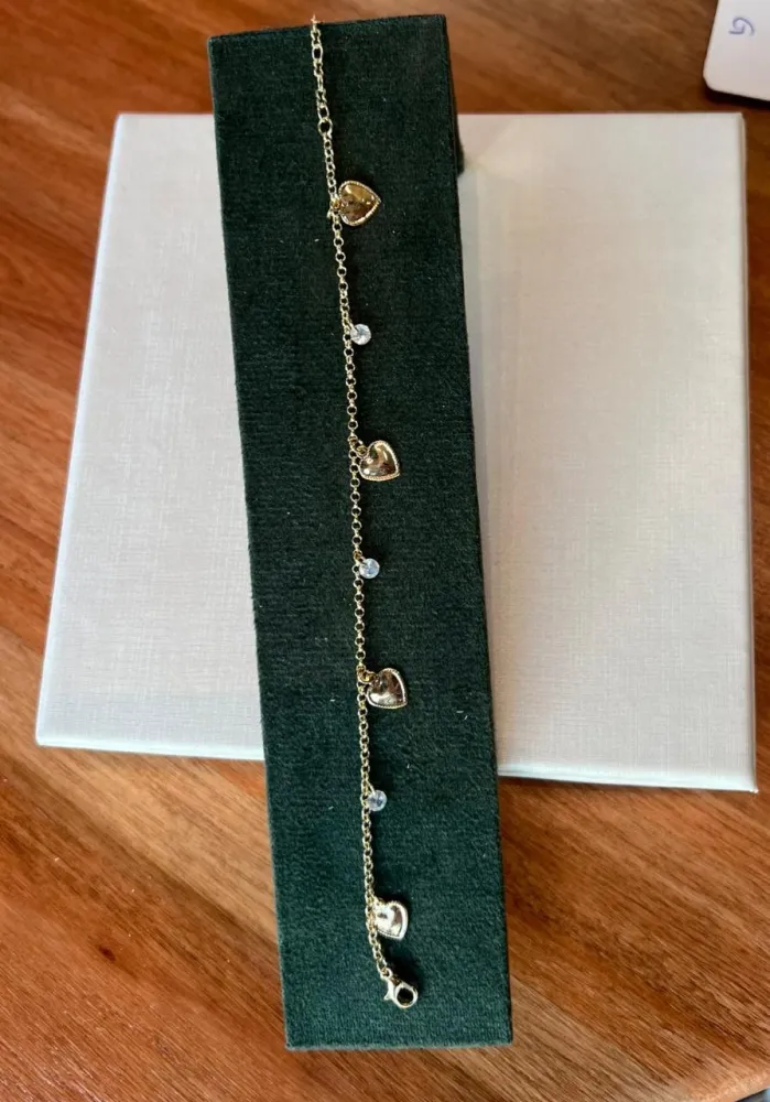Pulseira Dourada com Pontos de Luz e Coração